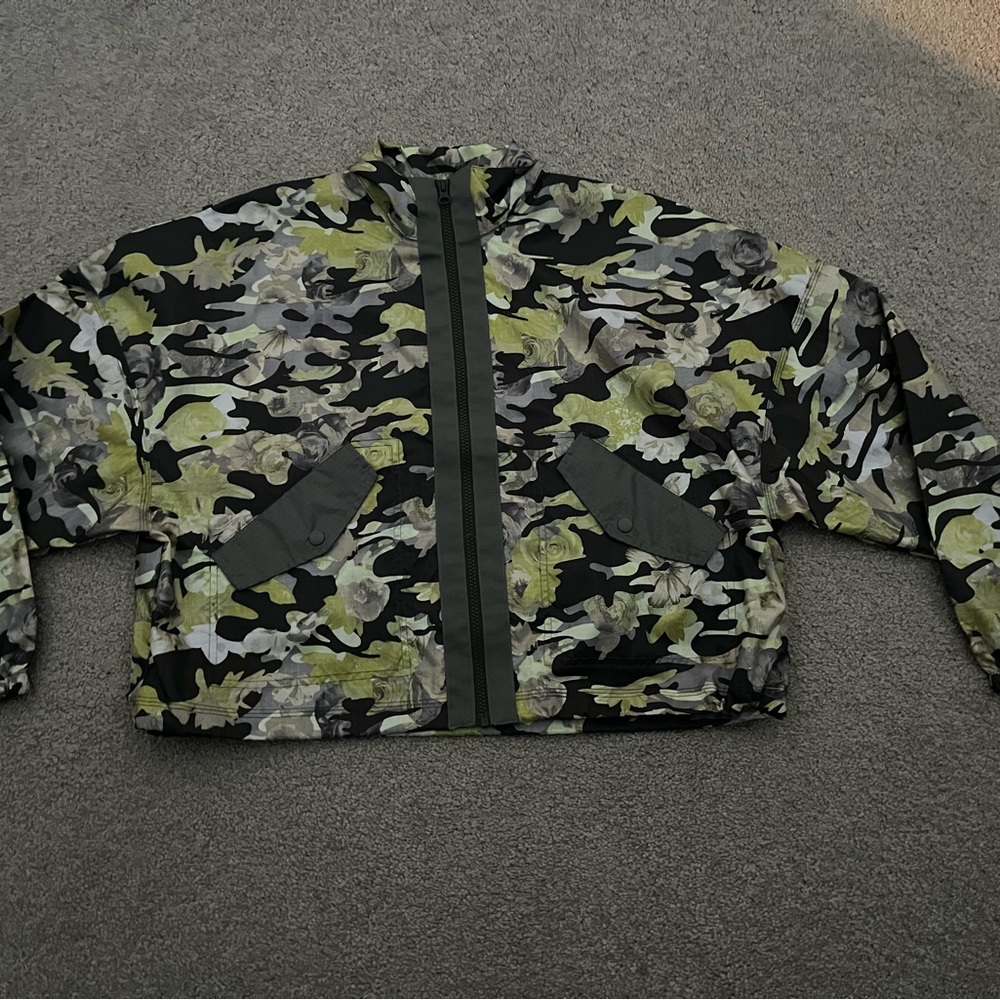 Women’s Nike Cropped Windbreaker